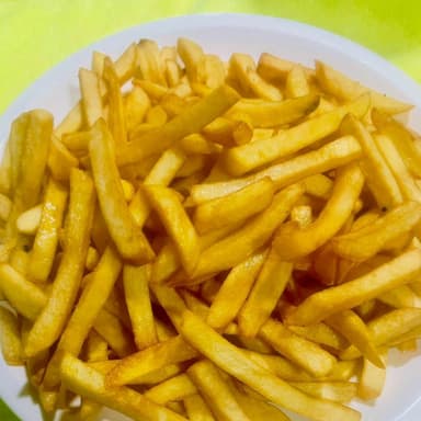 Papas Fritas con Salsas
