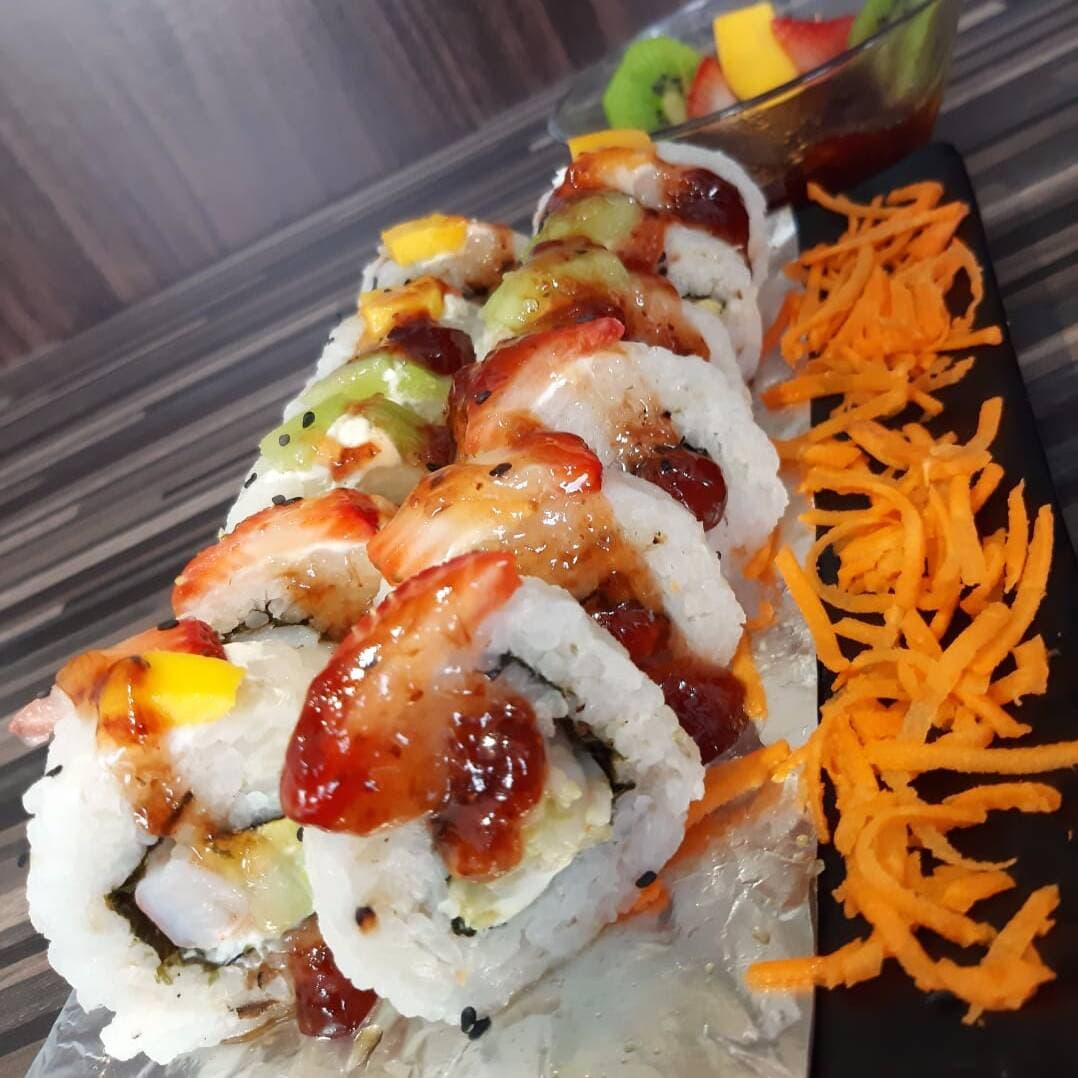 Tropical roll