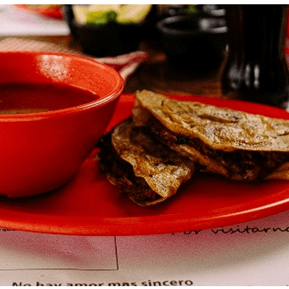 2 Tacos de Birria de Res con Consomé