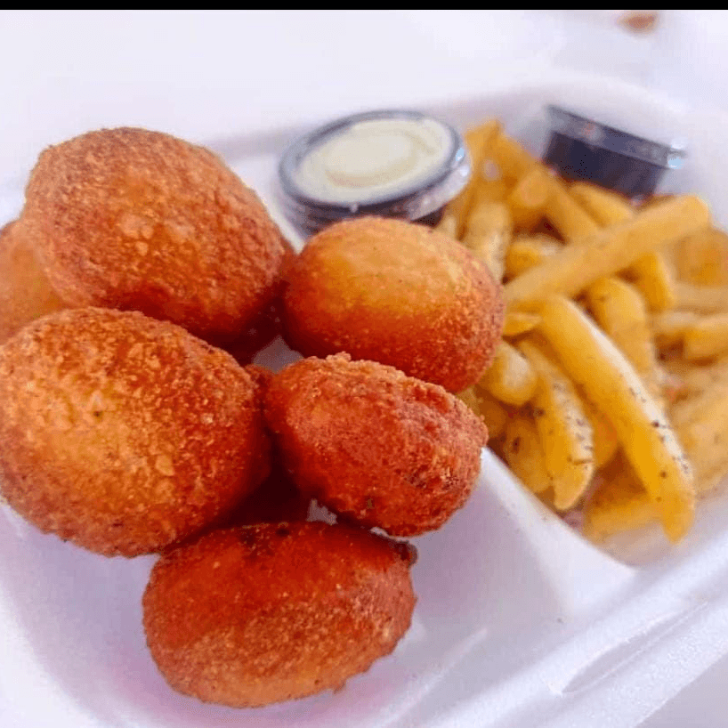 6 Nuggets de Pollo mas Papas Francesa