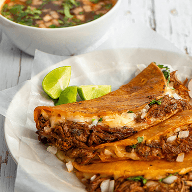 3 Tacos de Barbacoa+ Consomé+bebida