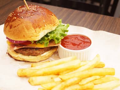 Hamburguesa tradicional + papas