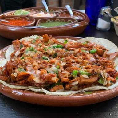 Alambre Pastor con Queso