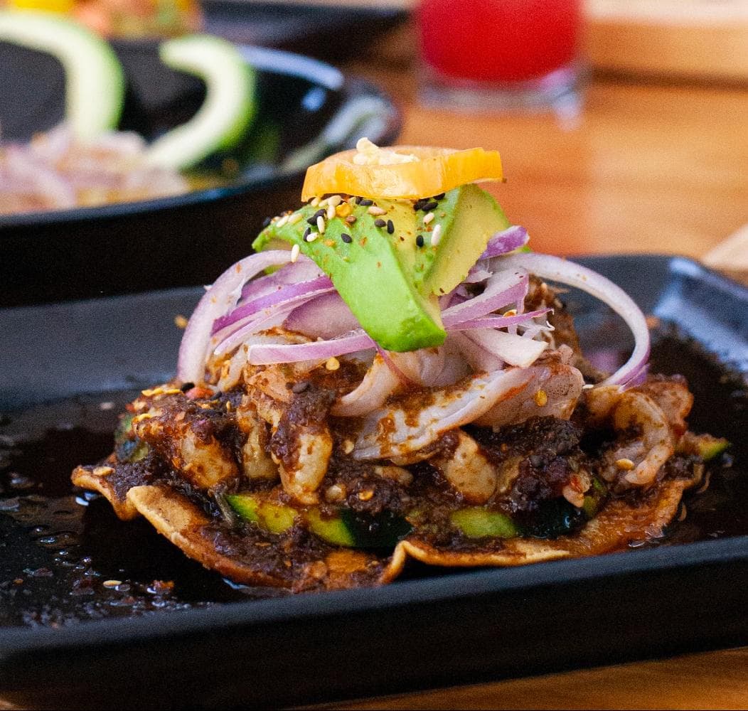 Tostada Aguachile Negro