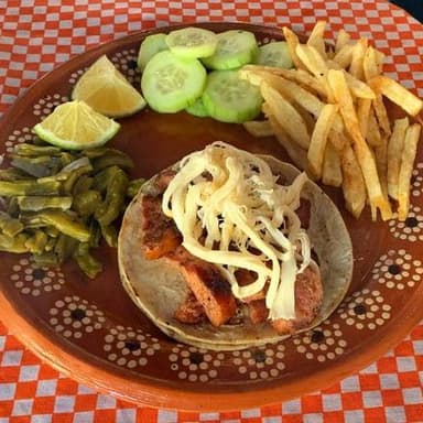 Taco de Chorizo Argentino con Queso