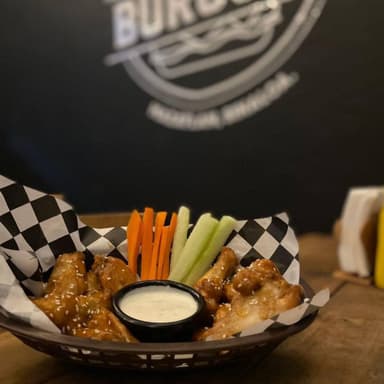 Alitas con Salsa Mango-Habanero