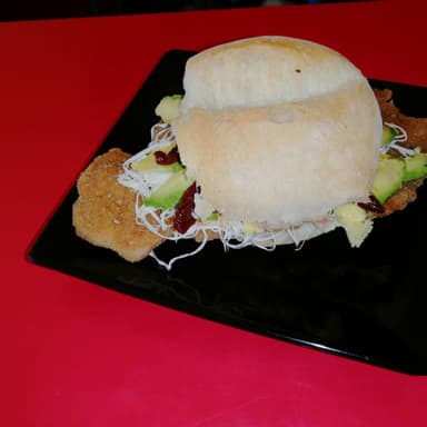 Combo Torta de Milanesa +Coca +Papas a la Francesa