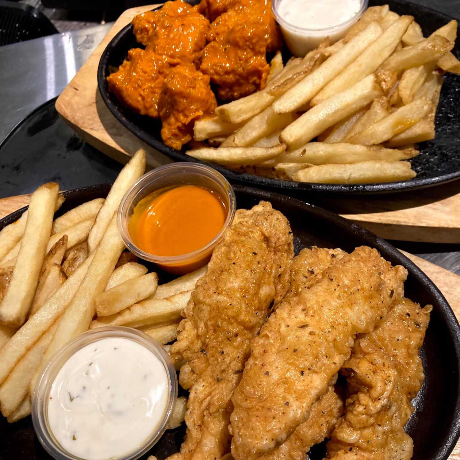 Chicken Tenders y 7 Piezas Boneless