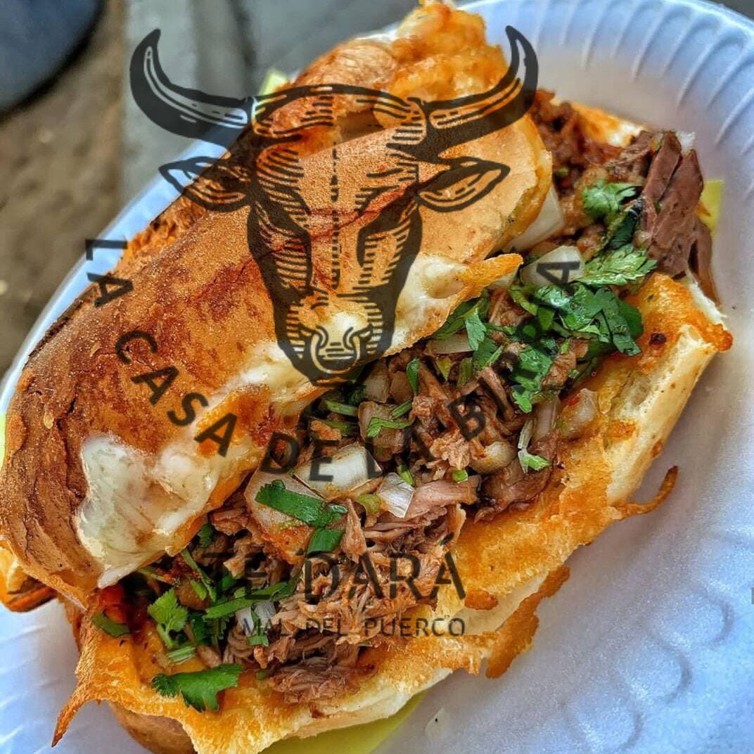 Tortas de Birria
