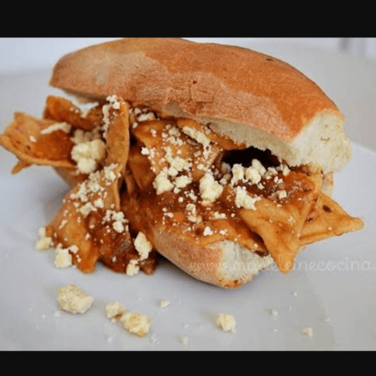 Torta de Chilaquiles Verdes