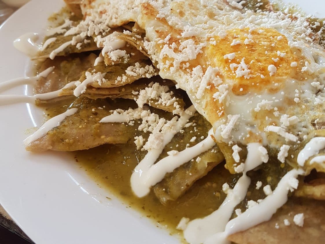 Chilaquiles Verdes con Pollo