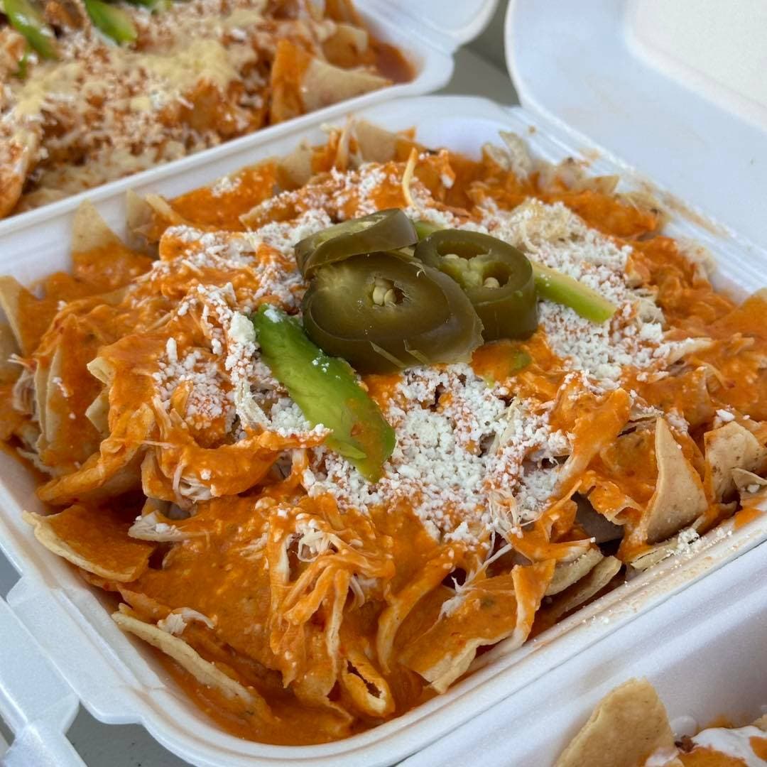 Chilaquiles en Salsa Roja Tamaño Jumbo