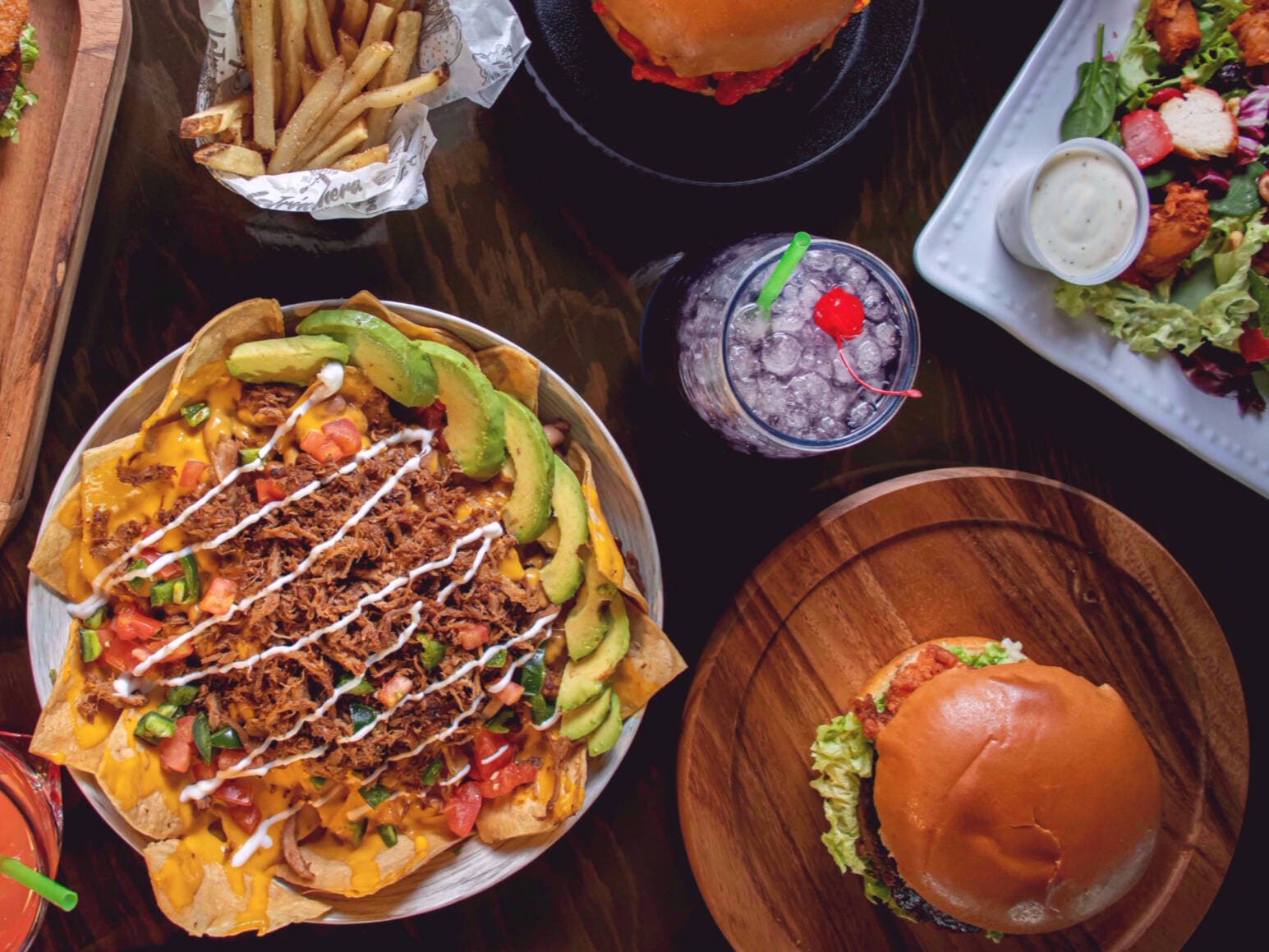 La Trinchera Burger & Wings - Alameda