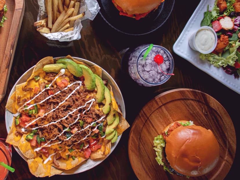 La Trinchera Burger & Wings - Alameda
