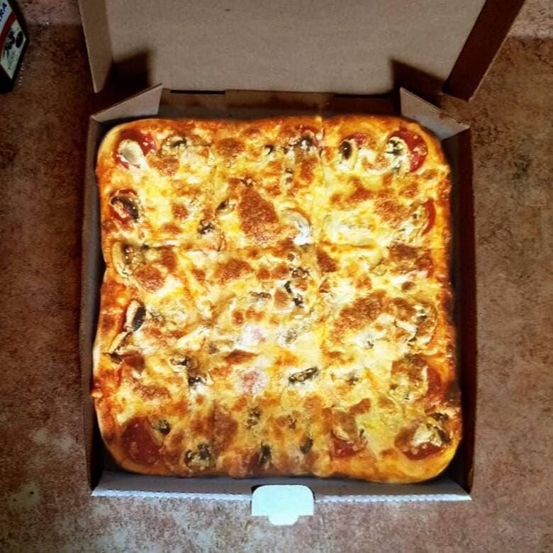 Pizza Pepperoni Lovers Chica