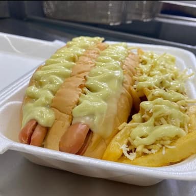 2x1 Perro Gemelo.gratinado + Papas Francesas