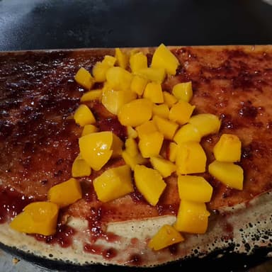 Crepa de Cajeta o Mermelada con Fruta Natural