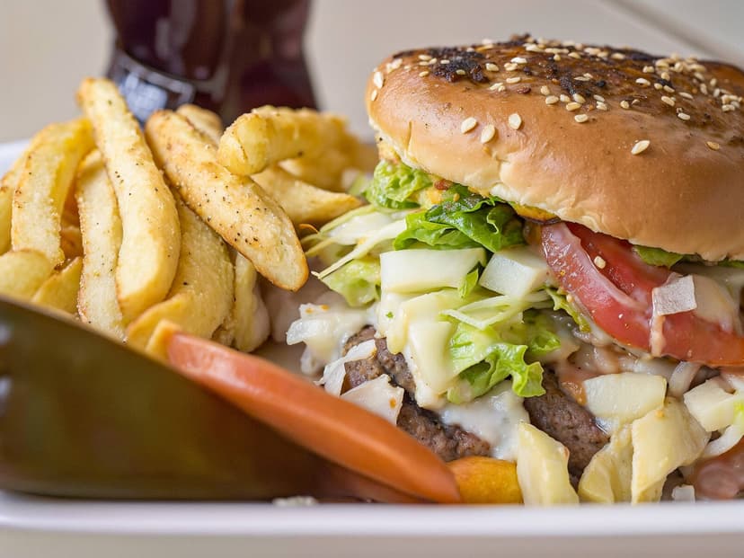 Tacos y Hamburguesas Al Carbón La Chusca