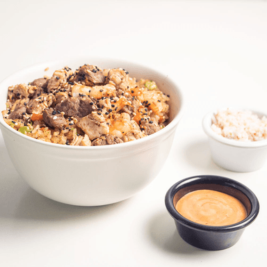 Yakimeshi mixto (pollo, res, camaron)