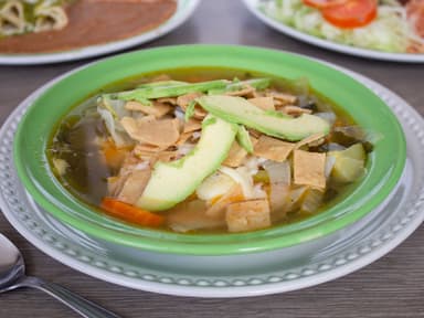 Caldo de Pollo