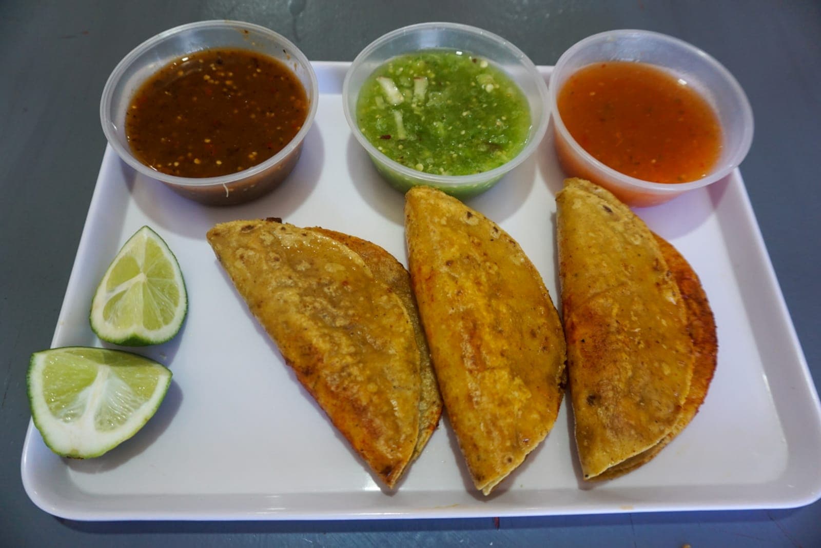 LOS TACOS DE BARBACOA EL JALISCIENSE