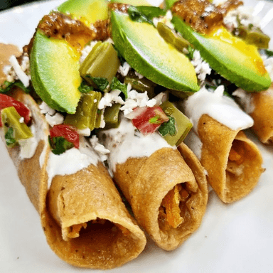 CRUJIENTES TACOS DORADOS DE POLLO ORDEN DE 5