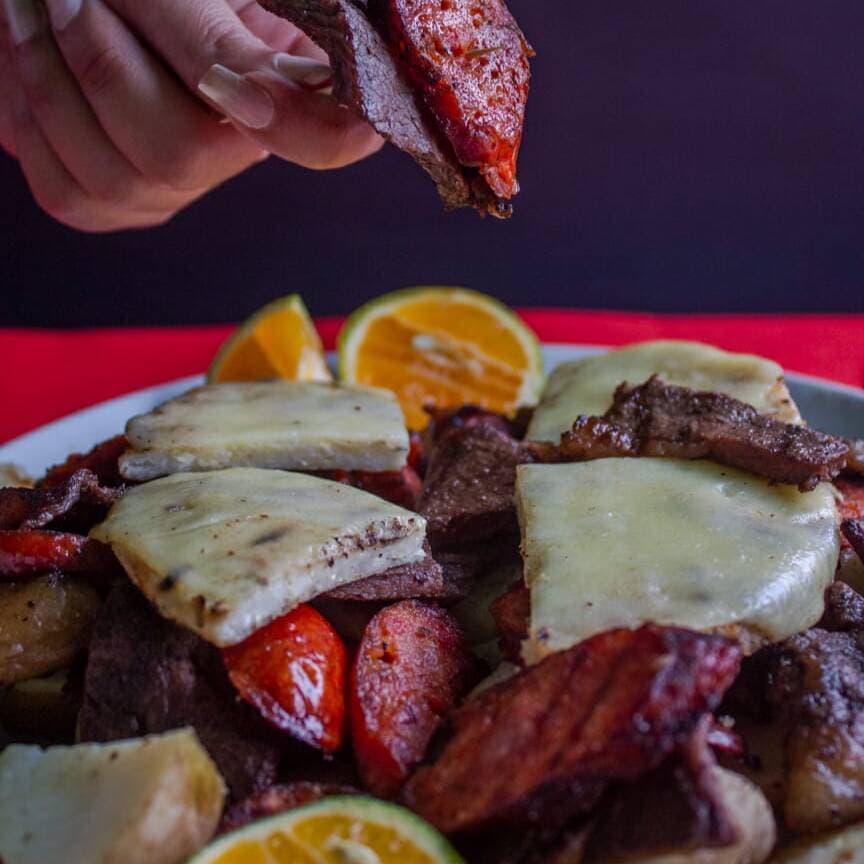 Picada de Punta de Anca + Chorizo Llanero