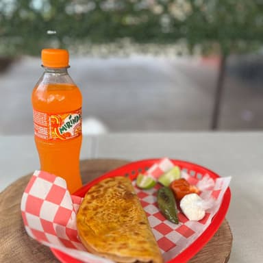 Combo- Taco de Harina Especial + Refresco de Sabor