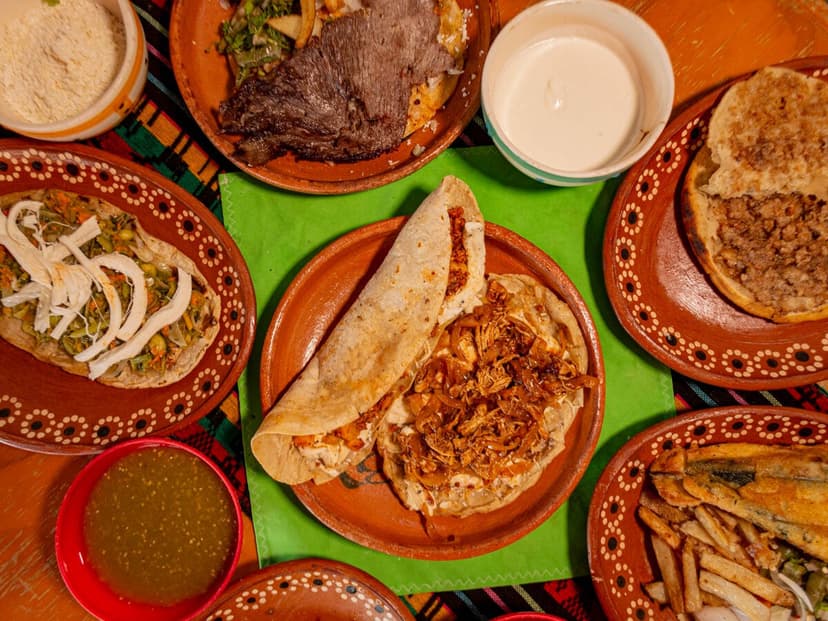 Antojitos Mexicanos "Lucy"