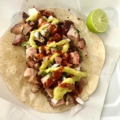 Tacos de Harina de Maciza y Pepsi Cola 355 ml