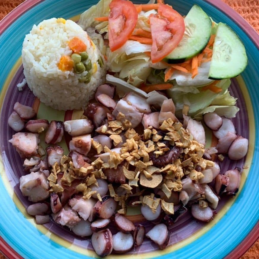PULPO AL MOJO DE AJO