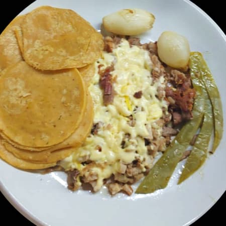 Órden de Suadero con queso