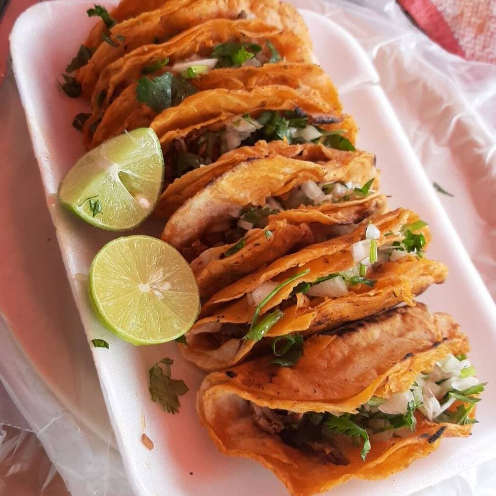 Combo 4 Tacos Dorados + Consomé