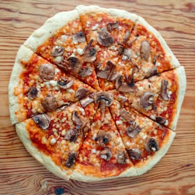 Pizza Champiñon (Grande)
