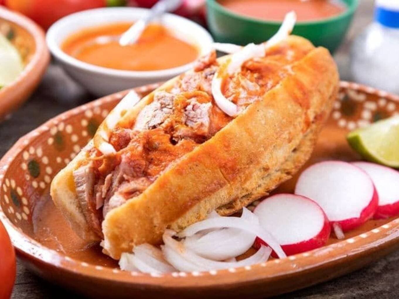 Carnitas Y Tortas Ahogadas El Cuino