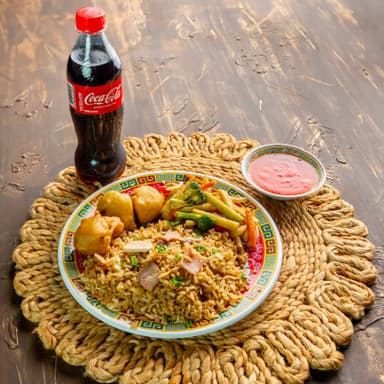 Combo Personal Chow House + Bebida