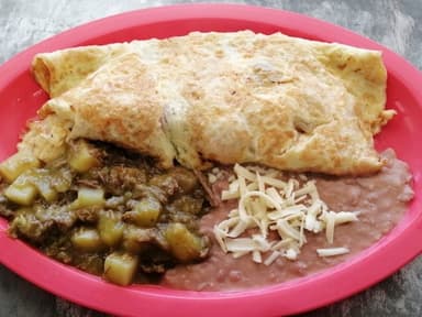 Huevos en Omelette con Queso
