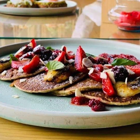 Hot Cakes con Fruta