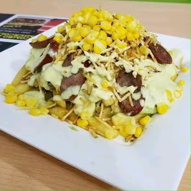 Salchipapa Salchi Suiza