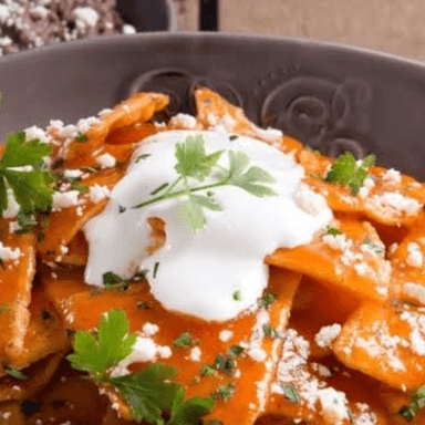 Chilaquiles Rojos con Pollo