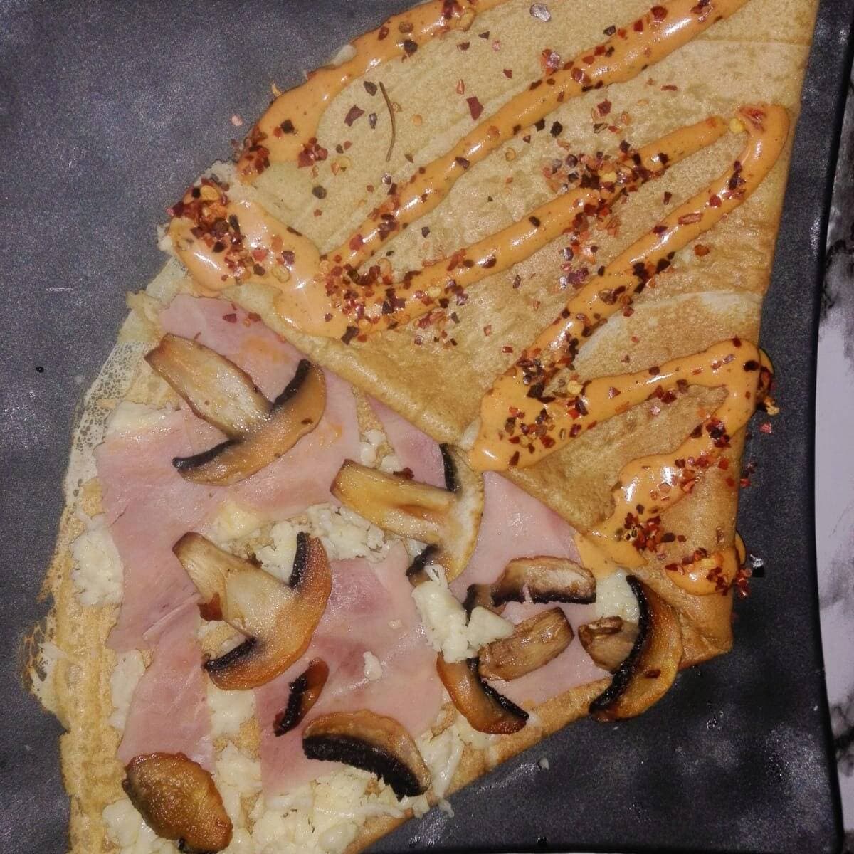 Crepa con Proteina Salada