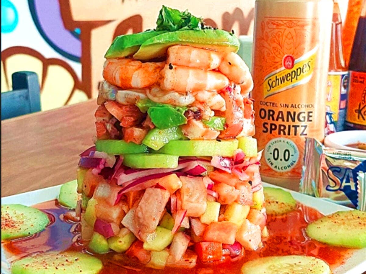 Mariscos y Clamatos a Comer