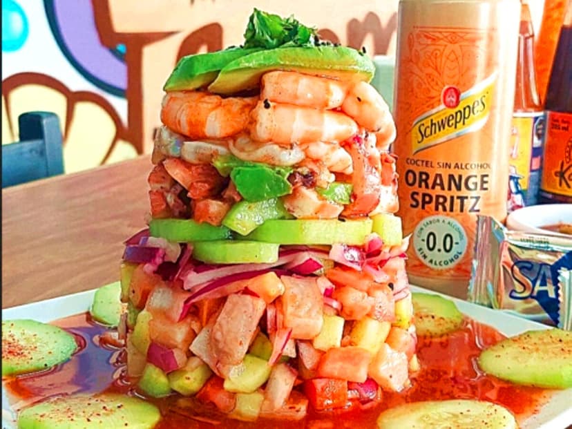 Mariscos y Clamatos a Comer