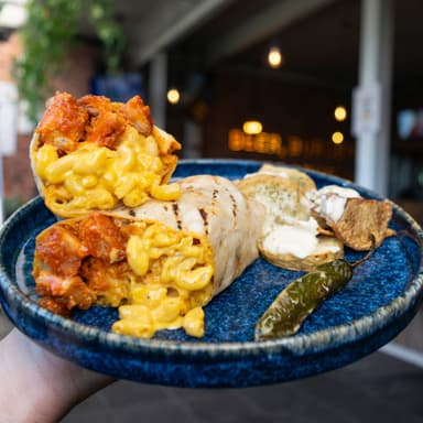 Pollo Crunchy con Salsa Buffalo