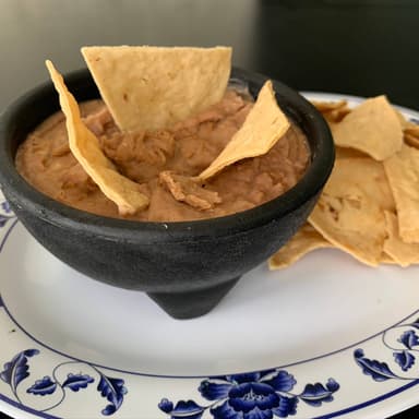 Frijoles Refritos con Queso