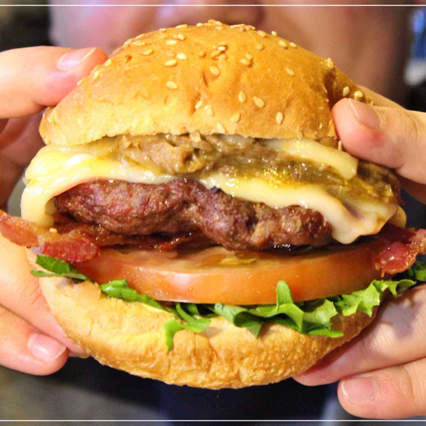 Hamb. Doble con Bacon de Carne (con papas)