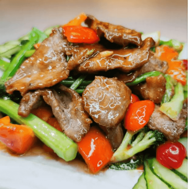 Carne de Res Saltada con Verduras