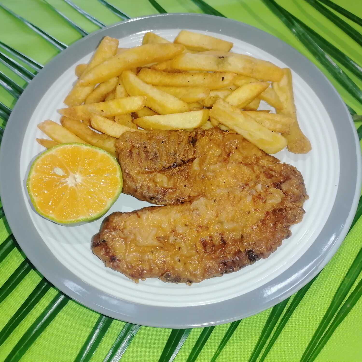 Pescado Frito y Papas