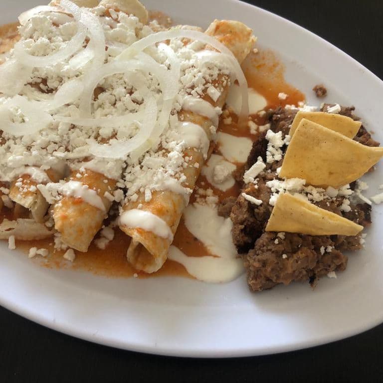 Enchiladas Rojas con Pollo (3 pzas)