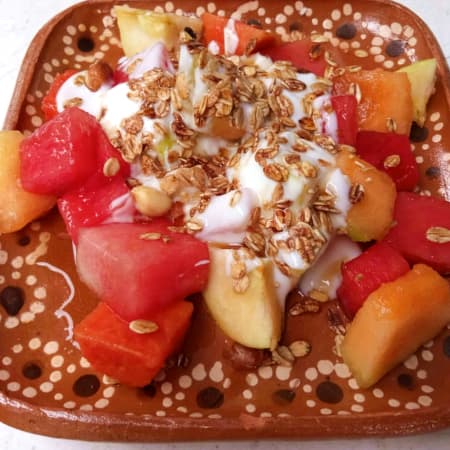 Fruta con  yogurth